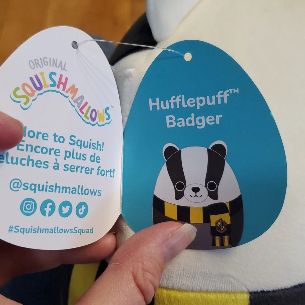 Squishmallows NWT Hufflepuff Badger‎ 10